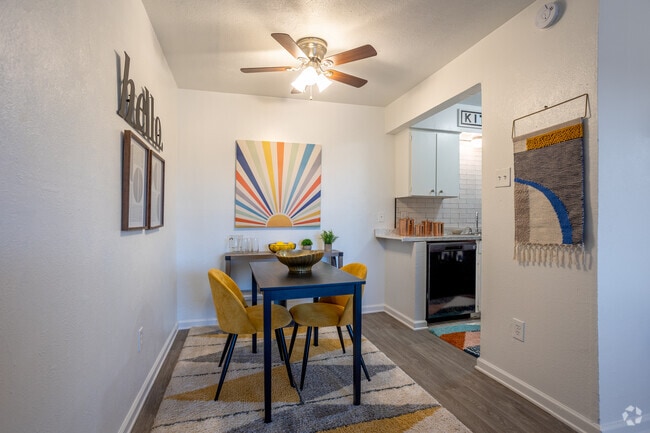1BR - 662SF - Dining Area - Pasadena Apartments