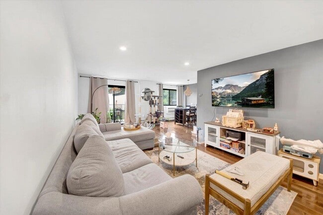 Photo - 348 Central Park Ave Condo Unit C22
