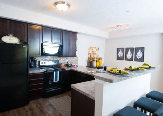 2 Don Scott Columbus Oh Apartments For Rent With Hardwood Floor Photo Wesbury Park