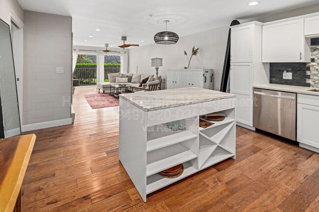 Photo - 500 Cagney Ln Unidad 106