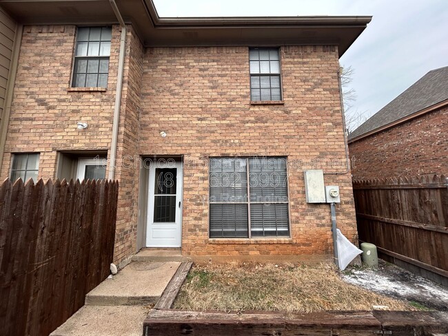 Photo - 7425 Kingswood Dr