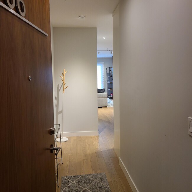 Photo - 1765 Oak Bay Ave