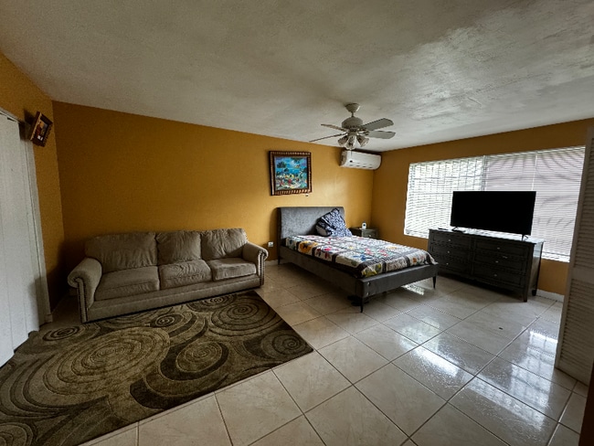 50 NE 163rd St Unit Efficiency