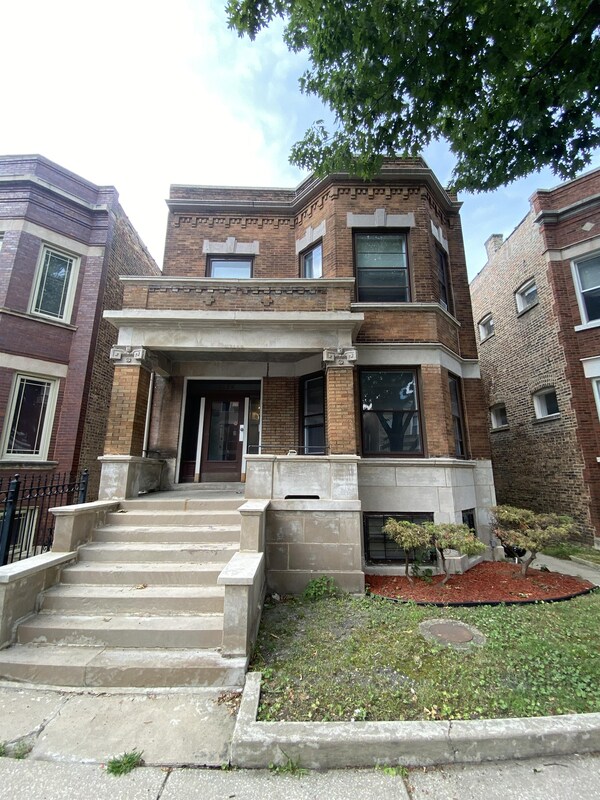 Photo - 6125 S Champlain Ave Condo