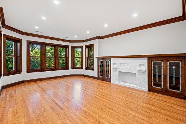 Photo - 5851 N Virginia Ave Unit 2