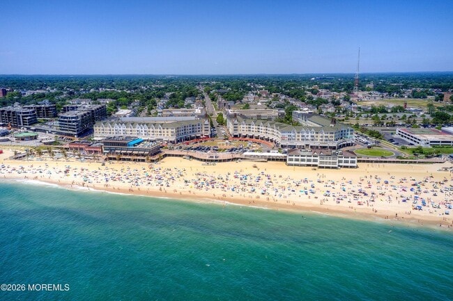 Building Photo - 364 Westwood Ave Unit 39