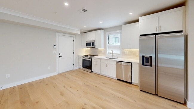 Building Photo - 9 Everett St Unit 1 Rental