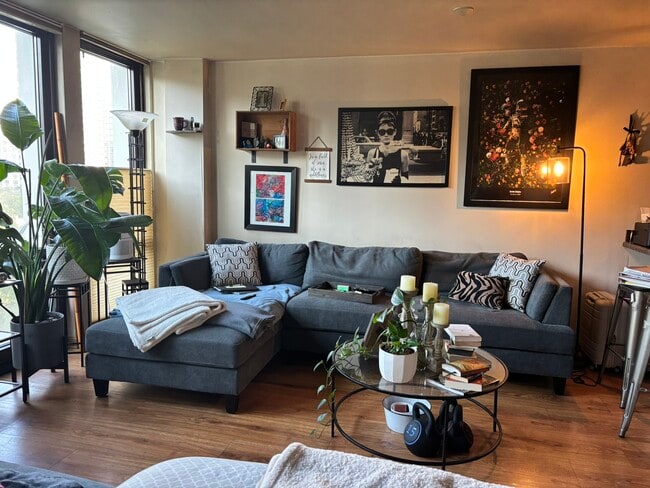 Photo - 1 E Scott St Unidad 801