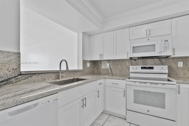 Photo - 9682 Fontainebleau Blvd Unidad 602