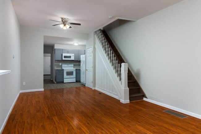 Photo - 3242 N Sydenham St