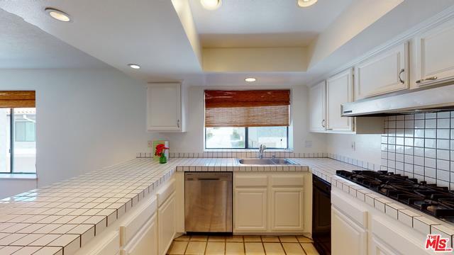 Building Photo - 1470 Palisades Dr Rental