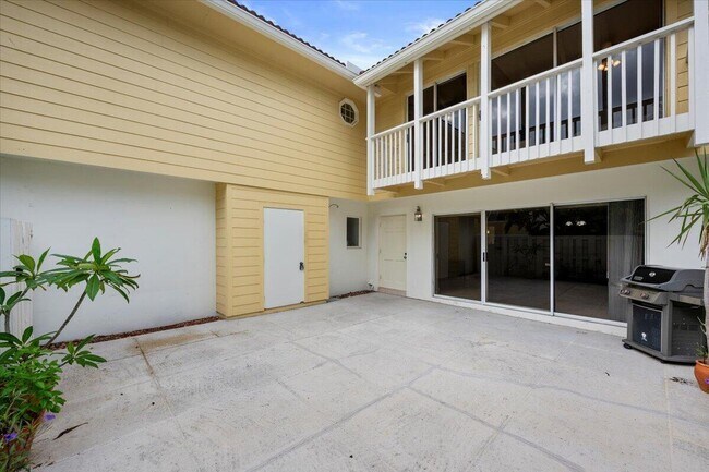 251 Seabreeze Cir