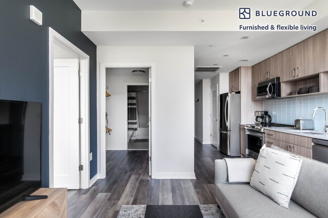 Photo - 400 Army Navy Dr Unidad FL13-ID273