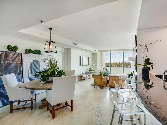 Building Photo - 3400 SW 27th Ave Unit 1005 Rental