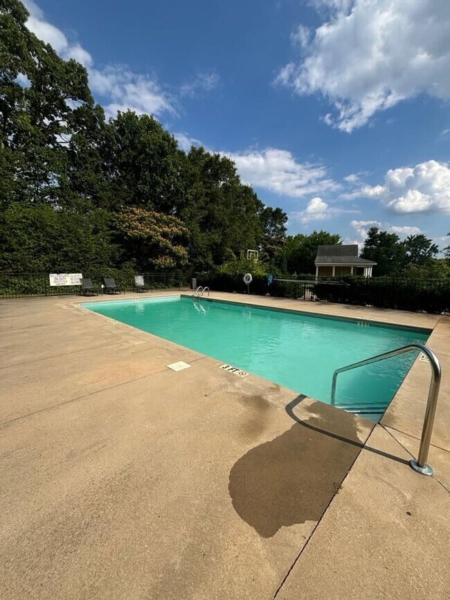 Photo - 3 Bedroom, 2 bath house with community pool