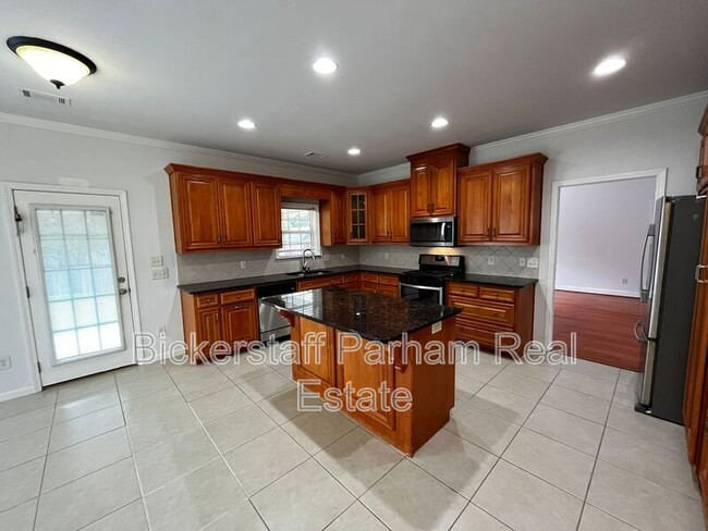 Photo - 7013 Imperial Way