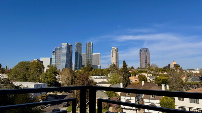 Building Photo - 2111 S Beverly Glen Blvd Unit PH2 Rental