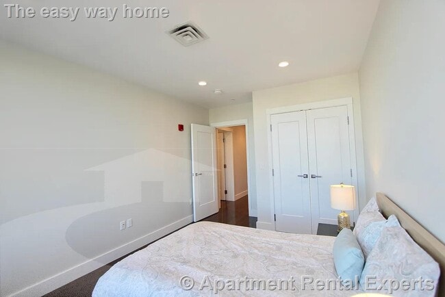 Photo - 434 McGrath Hwy Unit #213