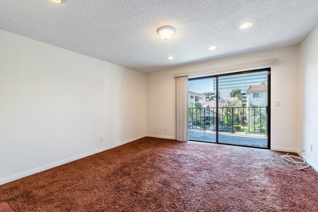 Photo - 336 N Louise St Unidad 10