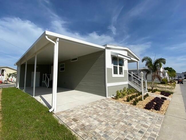 Photo - 1990 Douglas Ln