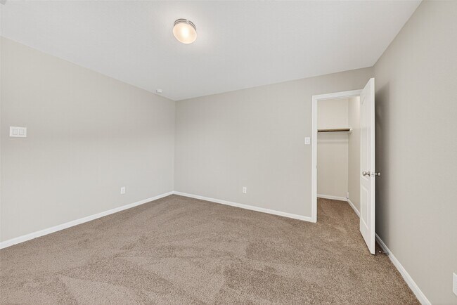 Building Photo - 29122 Parker Trace Dr