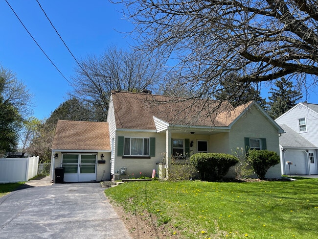 Photo - 111 Dormar Dr