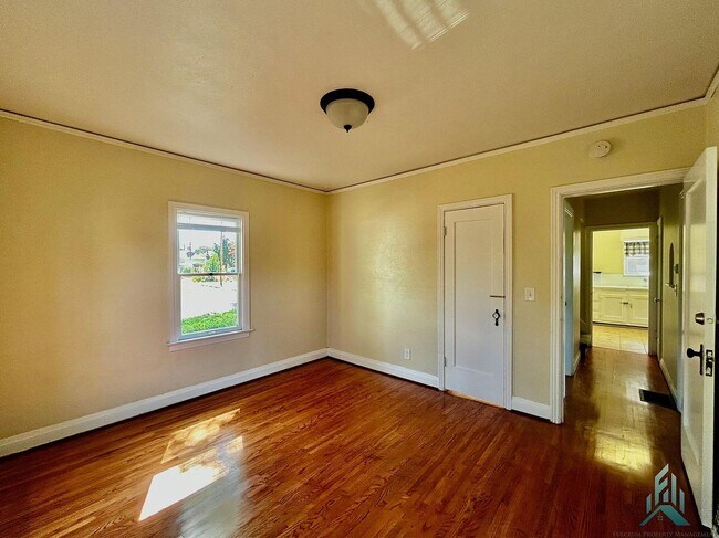 Photo - 413 S Main St