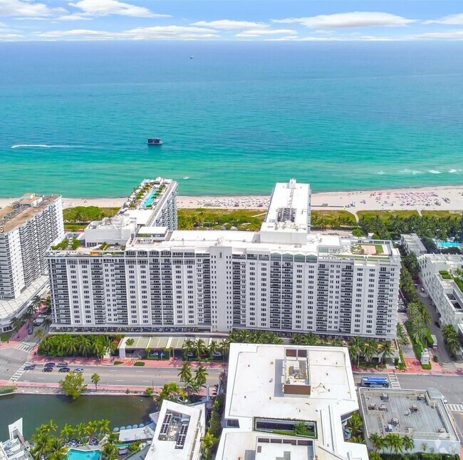 Building Photo - 2301 Collins Ave Unit 425 Rental