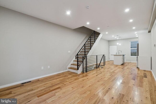 Photo - 1713 W Seybert St