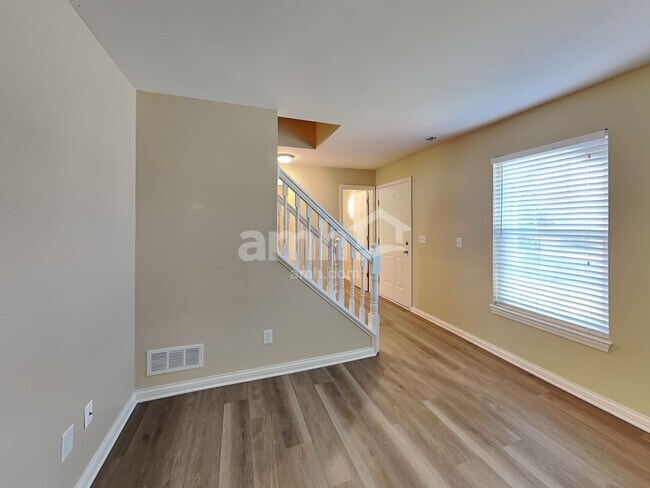 Photo - 8428 Stratford Ct