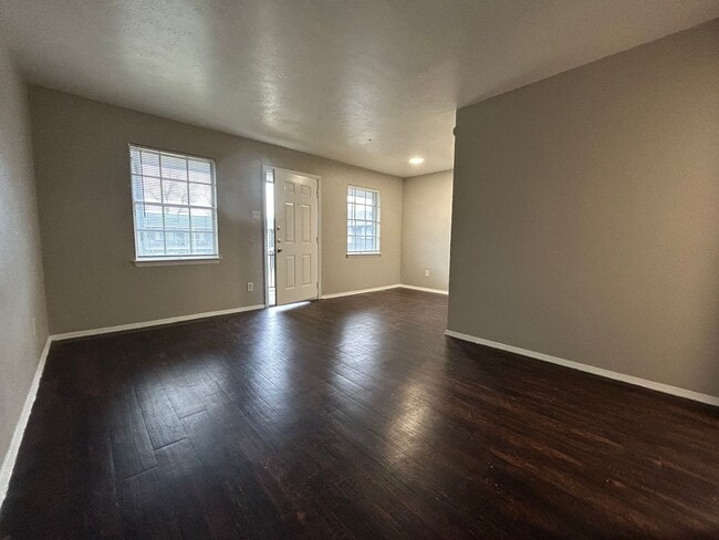 Oak Lawn Place