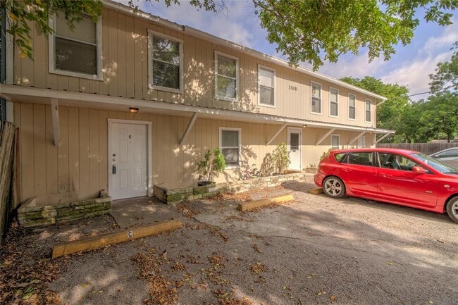 Photo - 1308 Pine St