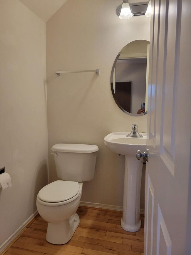 Cozy 4 bd 2.5 bath in Lakeland Hills Rental House Rental in Auburn