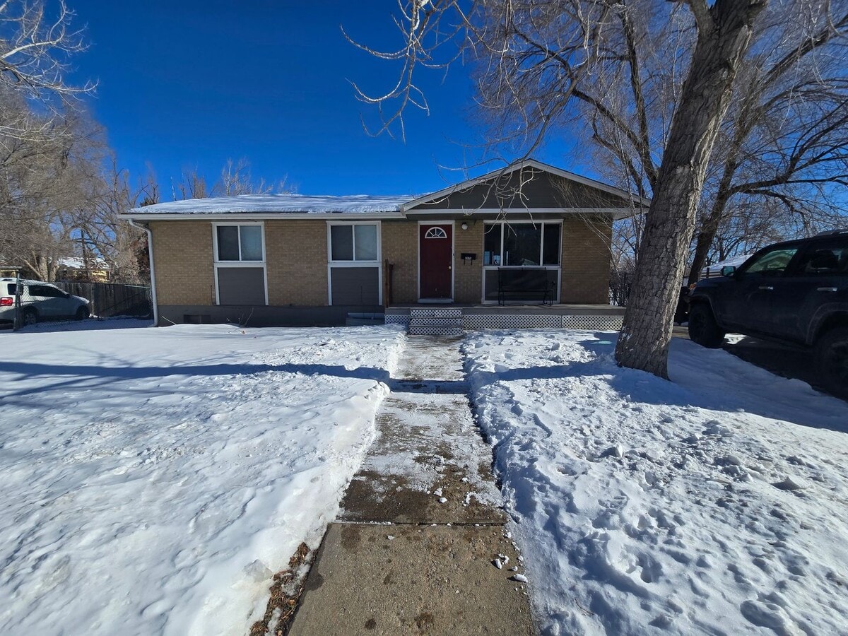 Photo - Spacious 5 Bedroom Boulder Home