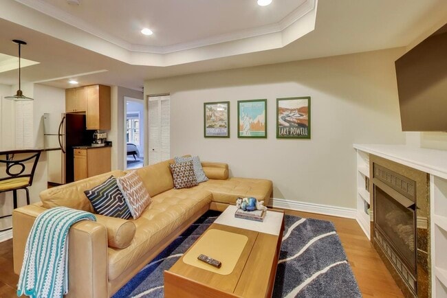 Photo - 528 W Cornelia Ave