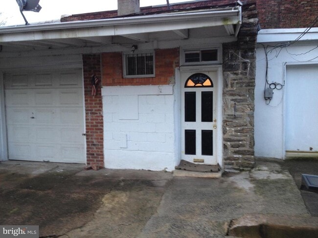 Building Photo - 5226 Wakefield St Rental