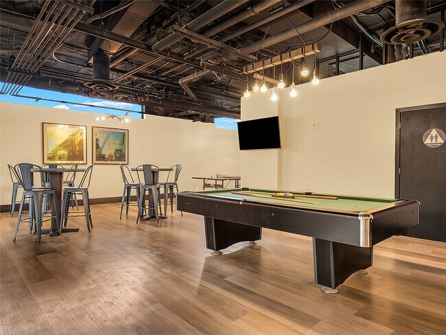 210 N 17th St Unit 611