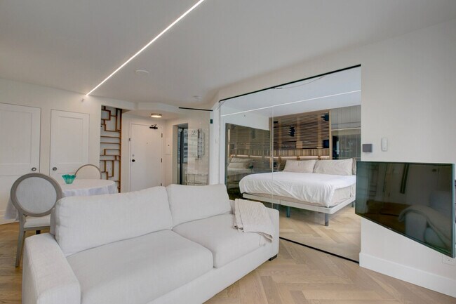 Building Photo - 1251 Melville St Unit ID1370194P