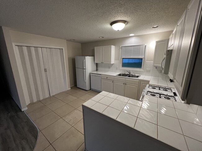Photo - 515 Valley View Dr