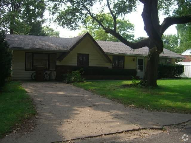 Building Photo - 605 Breen Dr Rental