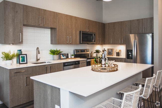 1BD, 1BA - 705SF