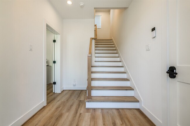 Photo - 412 N Nagle St