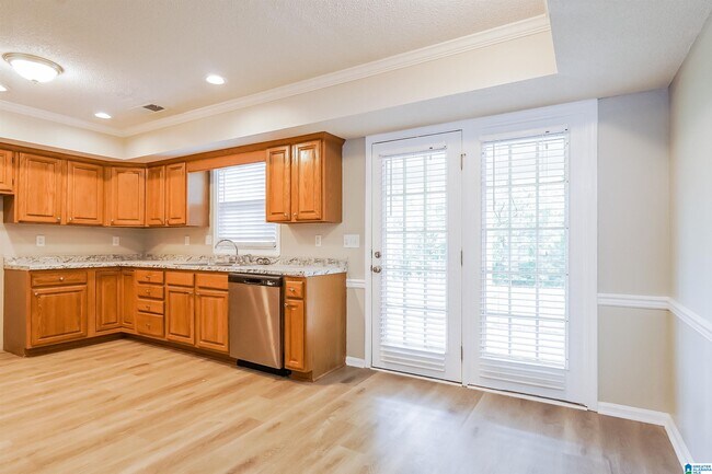 Photo - 101 Red Oak Dr