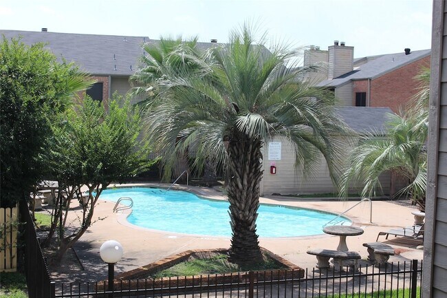 Building Photo - 16111 Aspenglenn Dr Unit 1001