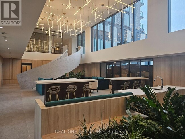 Photo - 3071 Trafalgar Rd Unit 804