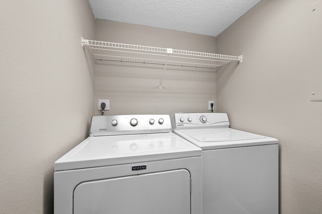 Photo - 5725 Baywater Dr Unidad 5725 Baywater Drive