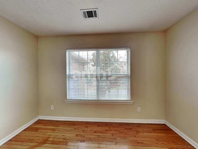 Photo - 2122 Creek Trail Dr