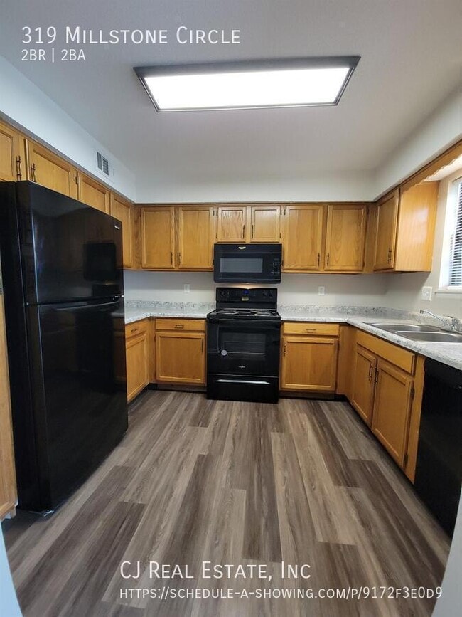 Photo - 319 NW Millstone Cir