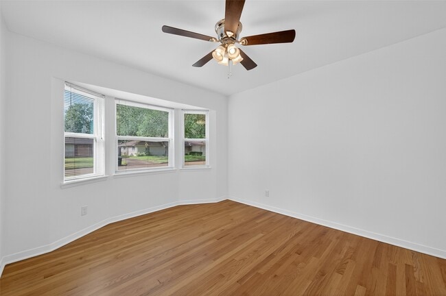Building Photo - 8210 Edgemoor Dr Rental