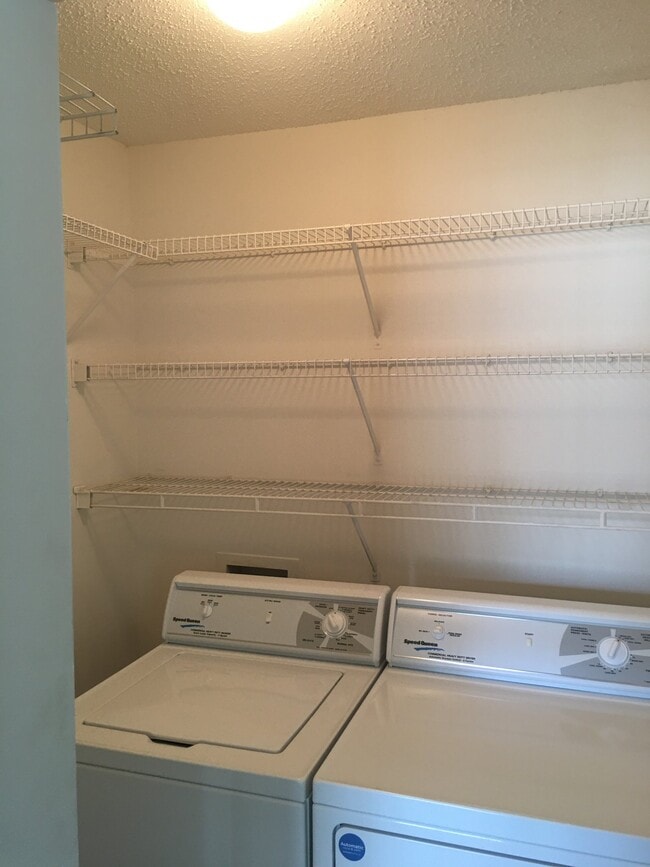 Photo - 33 Hamiltons Harbor Dr